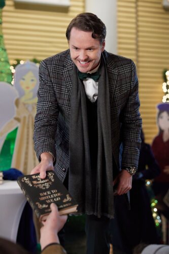 Reckless-Pictures-movie-Magic-In-Mistletoe