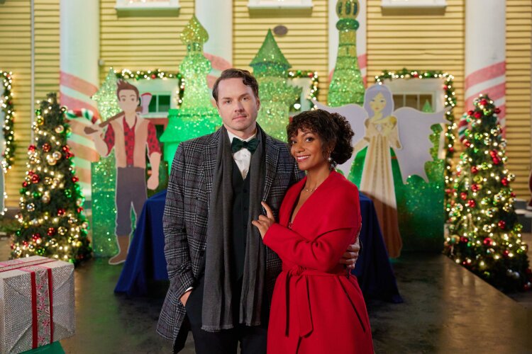 Reckless-Pictures-movie-Magic-In-Mistletoe